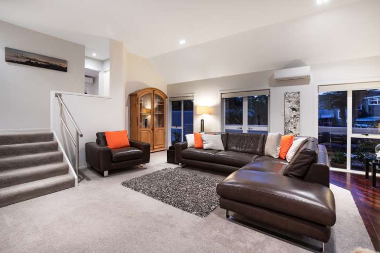 2/15 Newell Street Point Chevalier_3