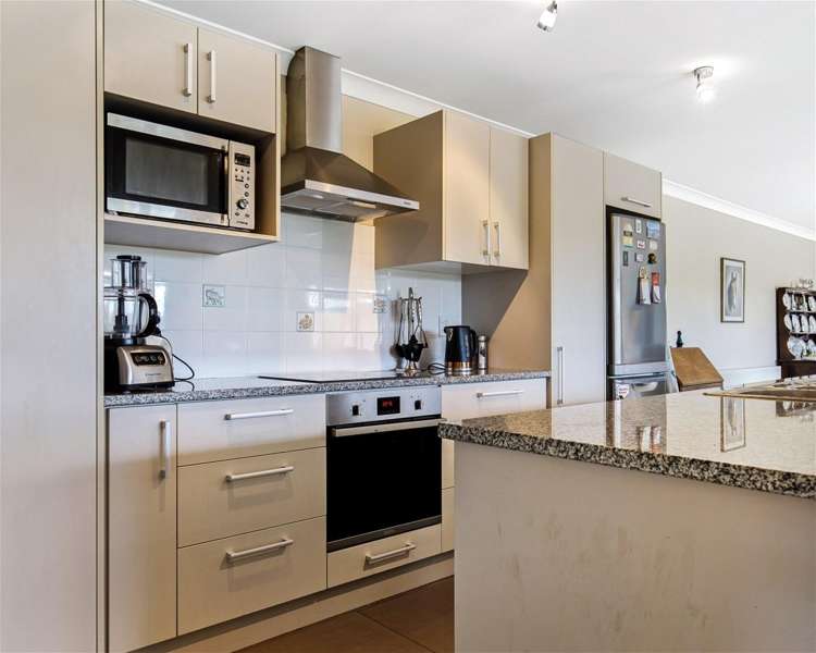 646 Grange Road Burnham_25