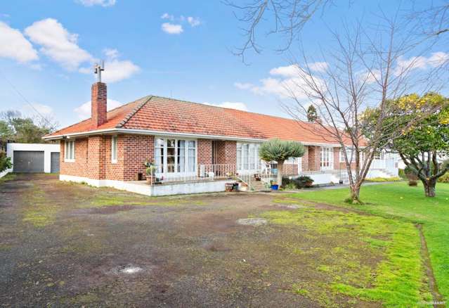 Sunny 2 Bedroom Home!