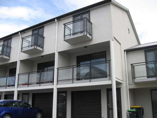 2/28 Southampton Street Sydenham_1