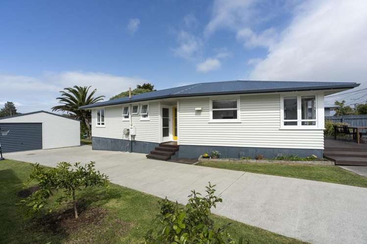 63 Clotworthy Crescent Onerahi_25