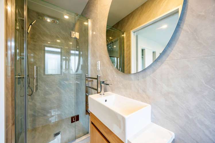 1,2,3,6/21 Peachgrove Road Te Atatu Peninsula_20