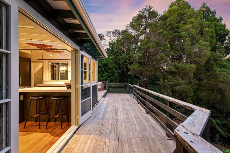 8 Arapito Road Titirangi_12