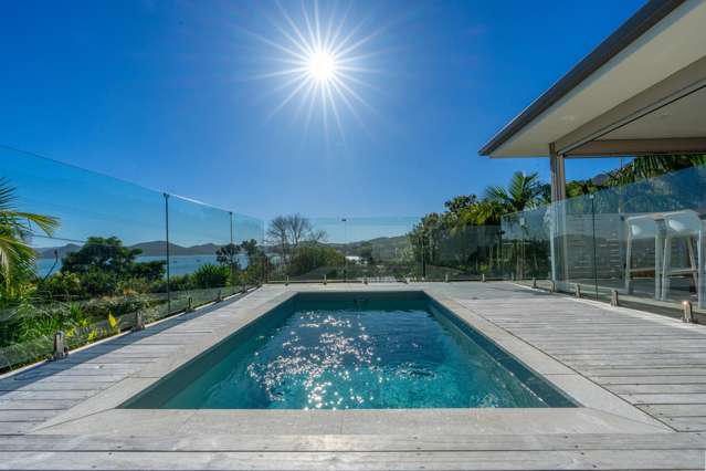 A Modern Coastal Retreat