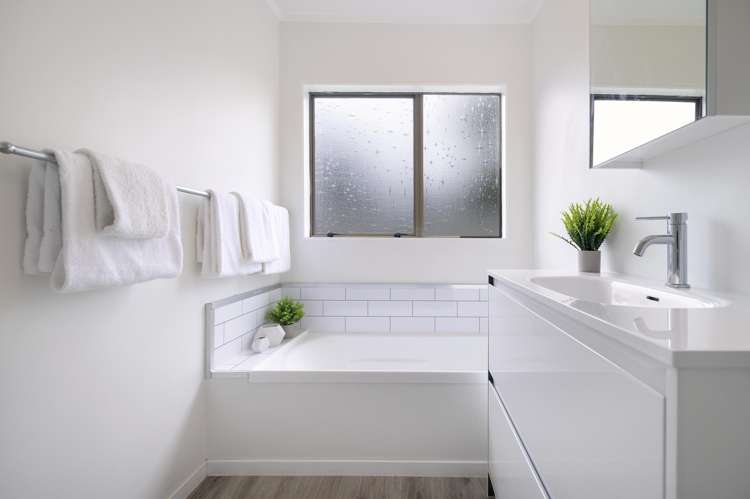 1/7 Tusac Place Totara Vale_9