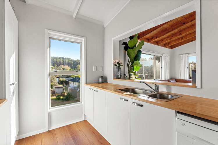 6 Seatoun Avenue Leigh_9