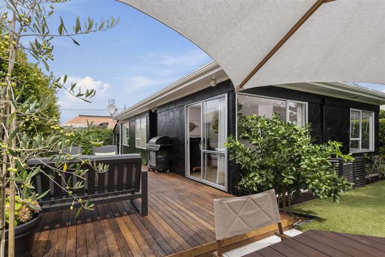 2/7 Hanlon Crescent Narrow Neck_2
