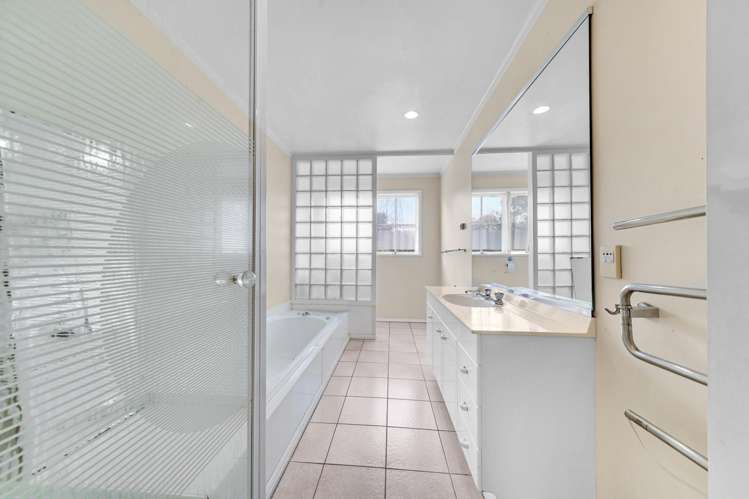 203 Hill Road Manurewa_18