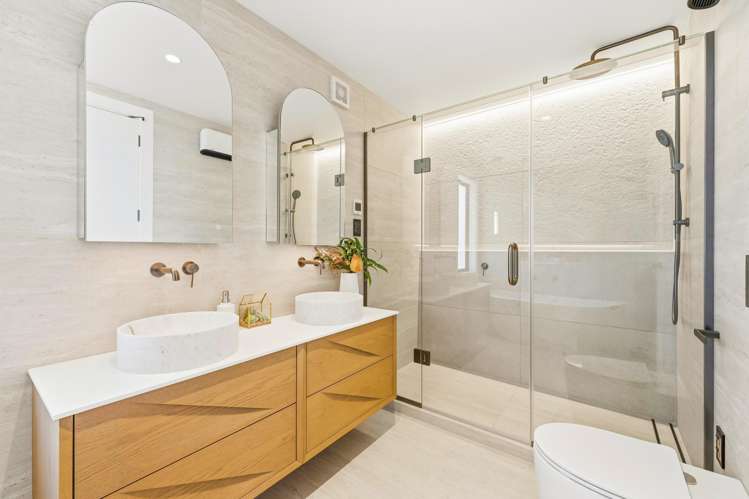52 Beach Road Castor Bay_34
