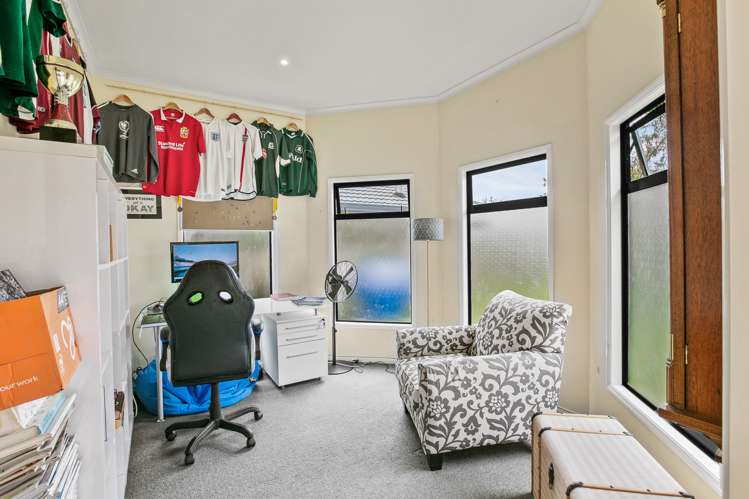 2 Royal Heights Glen Avon_16