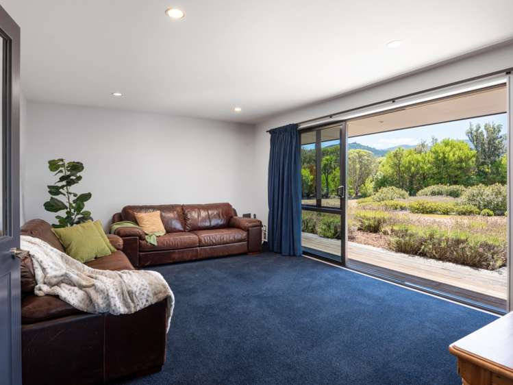 8 Edgewater Place Rarangi_6