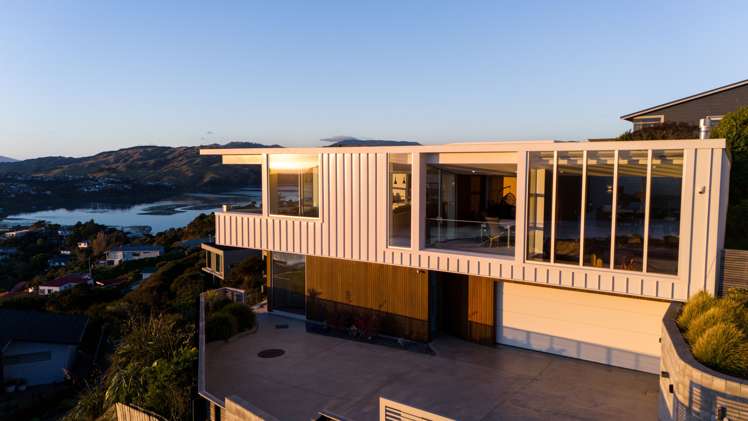 10 Seascape View Paremata_26