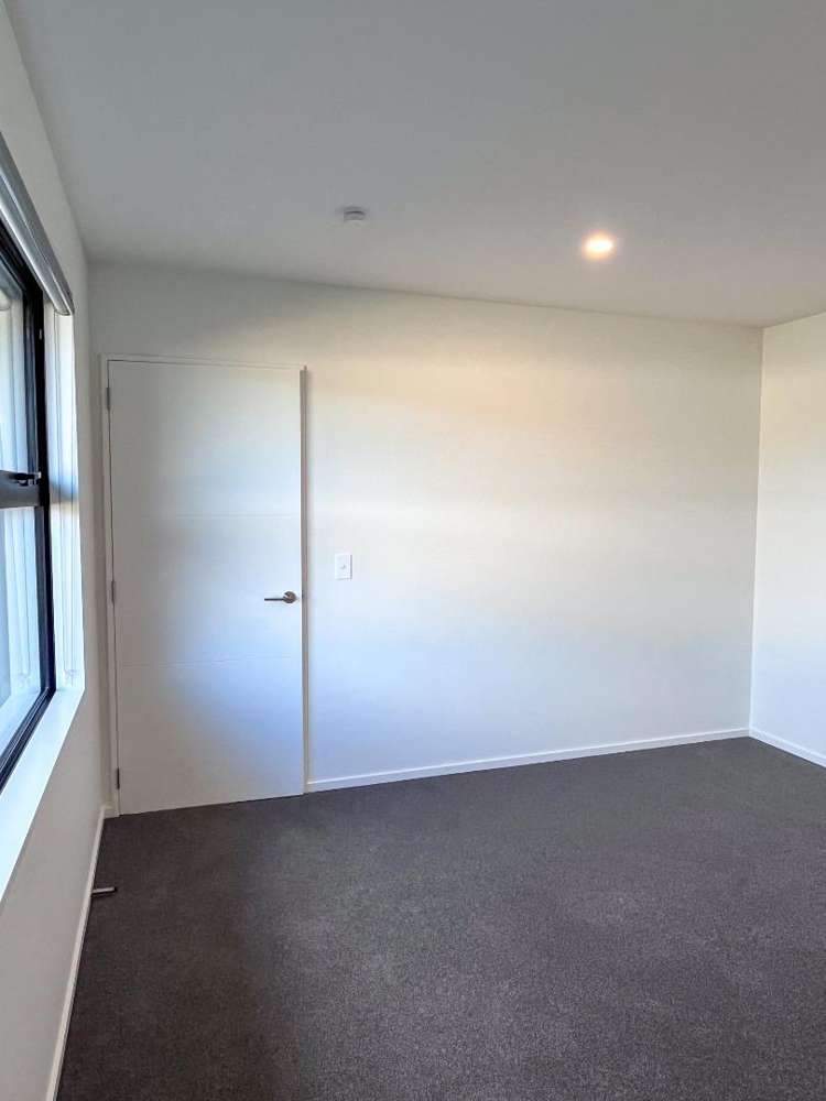 28 Accadia Drive 11103_8