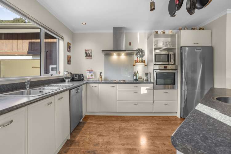 34 Pencarrow Crescent Wainuiomata_25