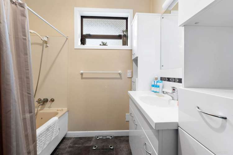 37 Laurie Avenue Papakura_14