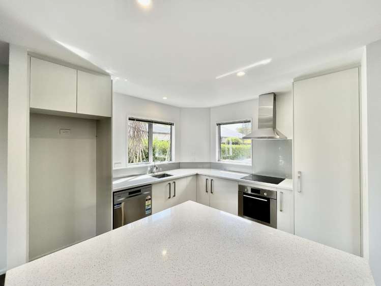 1/7 Bolton Avenue 10222_1