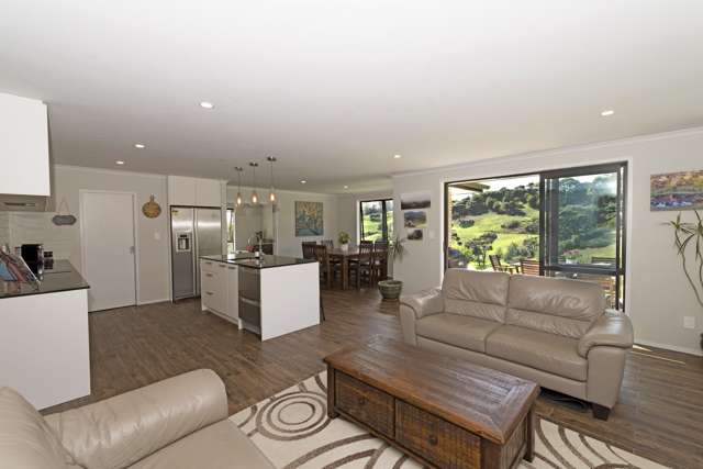 63b Manuka Grove Helensville_2