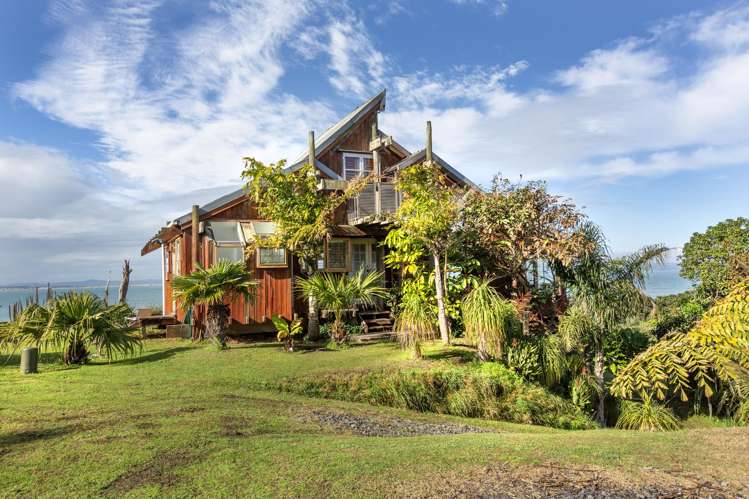 6573 Pouto Road Pouto_5
