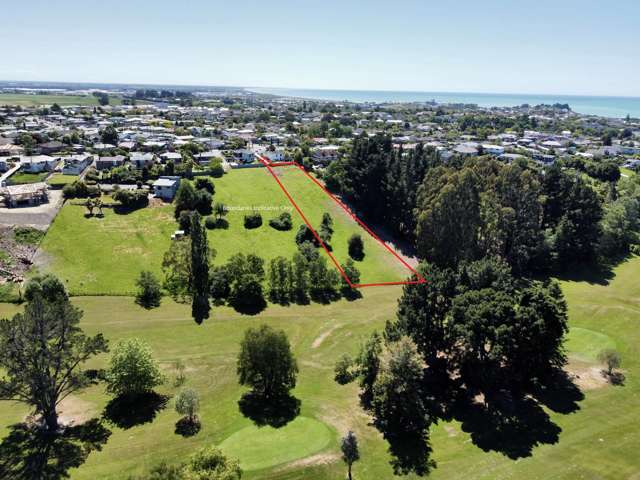 Build or Develop - Lifestyle Living Within Town - 3956m2