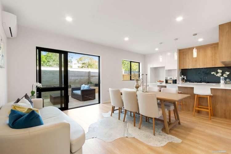 8 Wyon Way Flat Bush_4