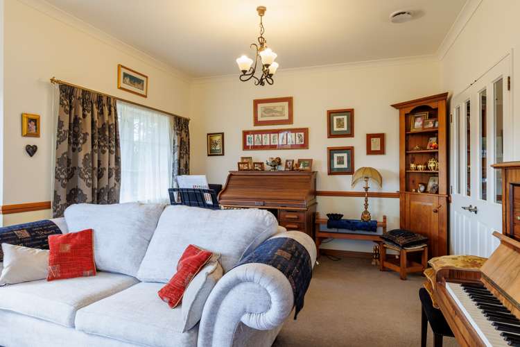 71 Cashmere Drive Fitzherbert_10