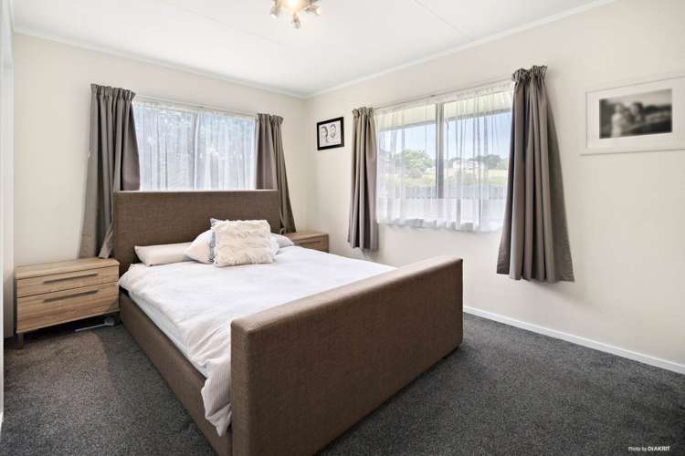 38 Seaward Place Wattle Downs_11