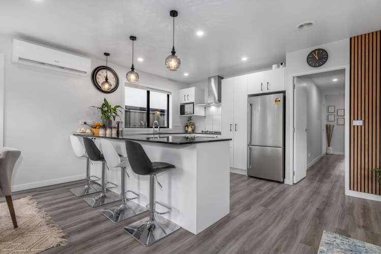 41 Karearea Avenue Porirua_3