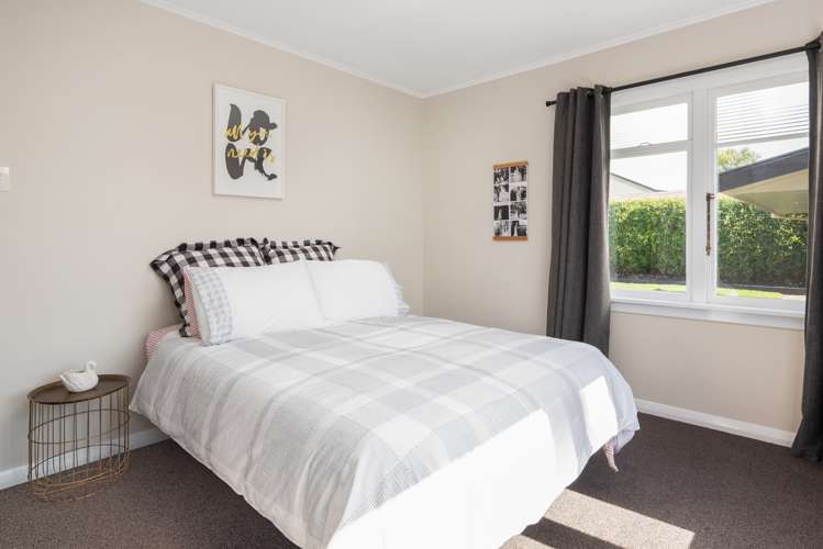 4 Edinburgh Crescent Redwoodtown_8