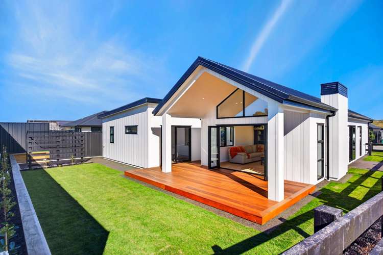 8 Annie Aranui Drive_0