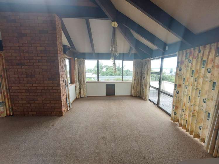 8 Beach Road Mellons Bay_4