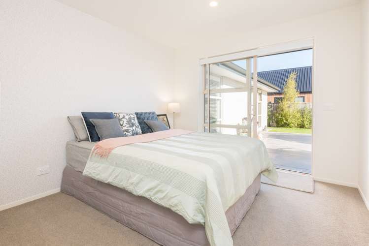 10 Spitfire Drive Burleigh_12