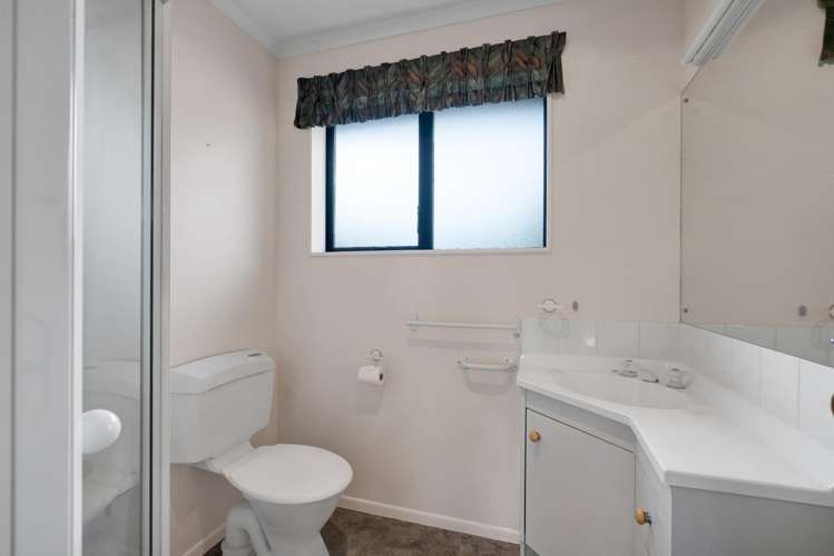 37 Pembroke Road East Stratford_19