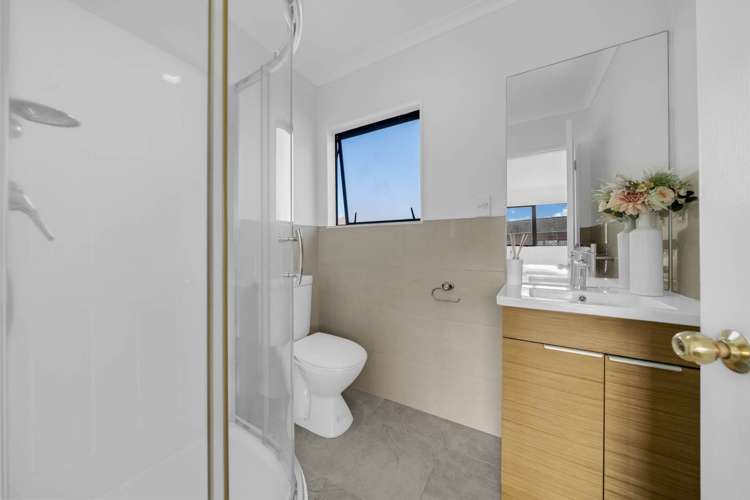 2/12 Solana Court Botany Downs_18