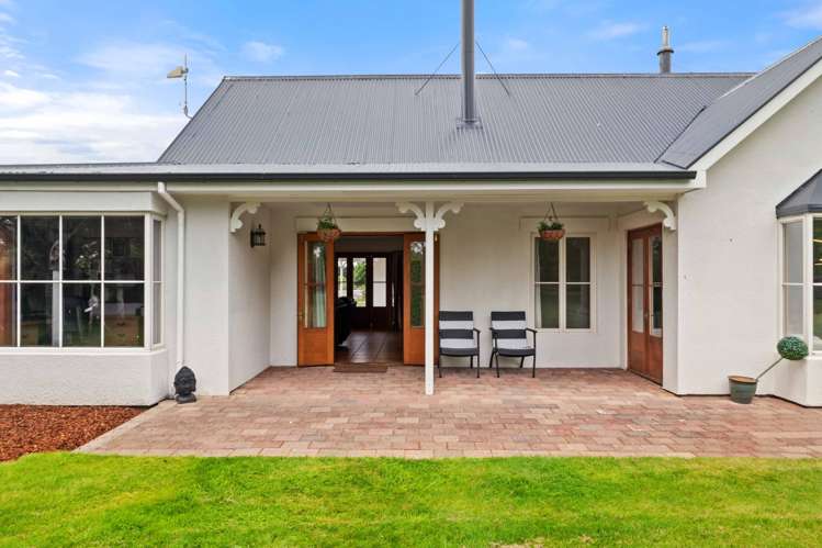 764 Courtenay Road Charing Cross_25