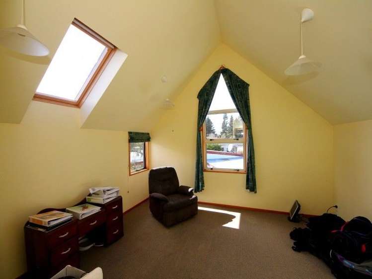 9 Broderick Street Te Anau_13