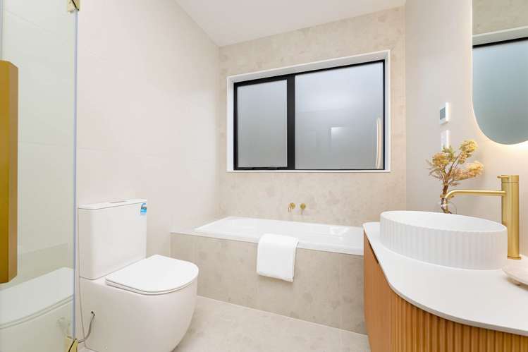 16 & 16A Katote Avenue Swanson_28