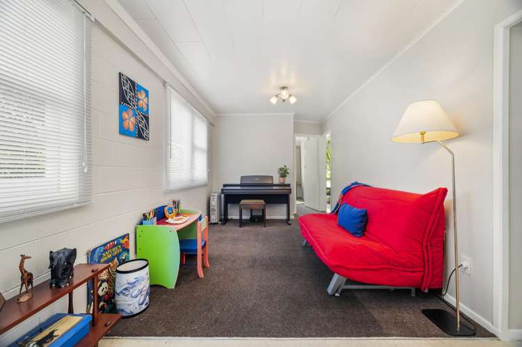 19 Darroch Street Fairy Springs_13