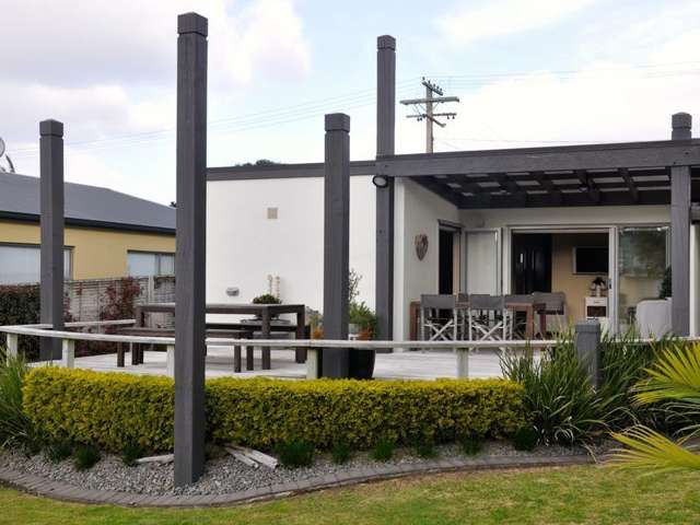 16 Ocean View Road Waihi Beach_2