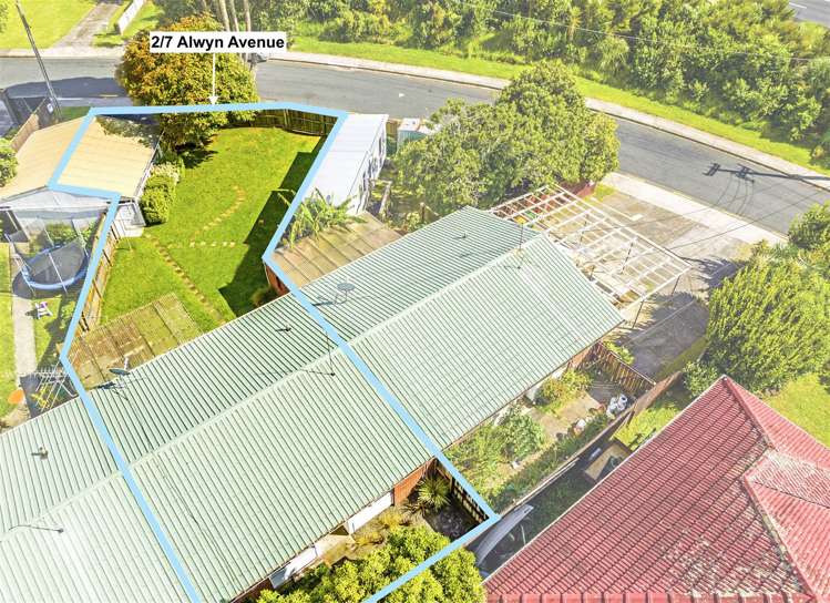 2/7 Alwyn Avenue Te Atatu South_15