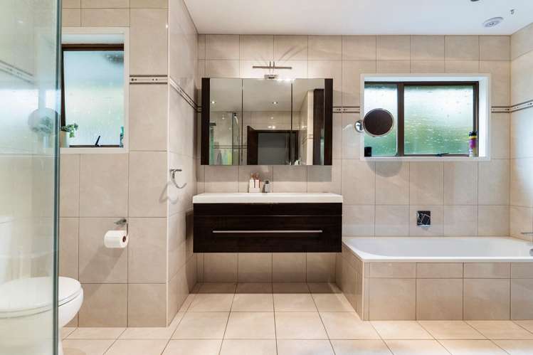 17 Maxwelton Drive Mairangi Bay_10