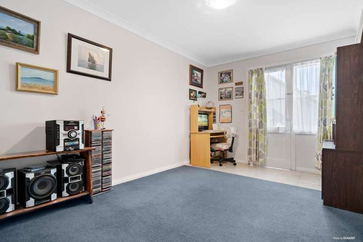 17 Okareka Place Pakuranga Heights_10