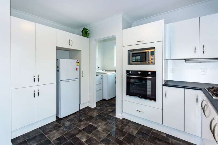 1/32 Downing Street Hoon Hay_15