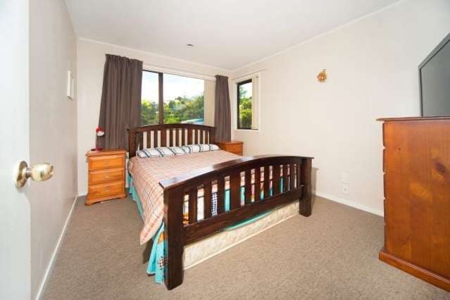 24 Jenanne Place Totara Vale_1