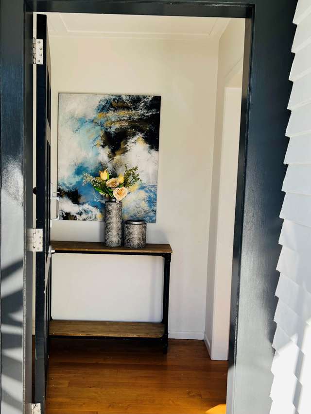 2/599 Glenfield Road Totara Vale_1