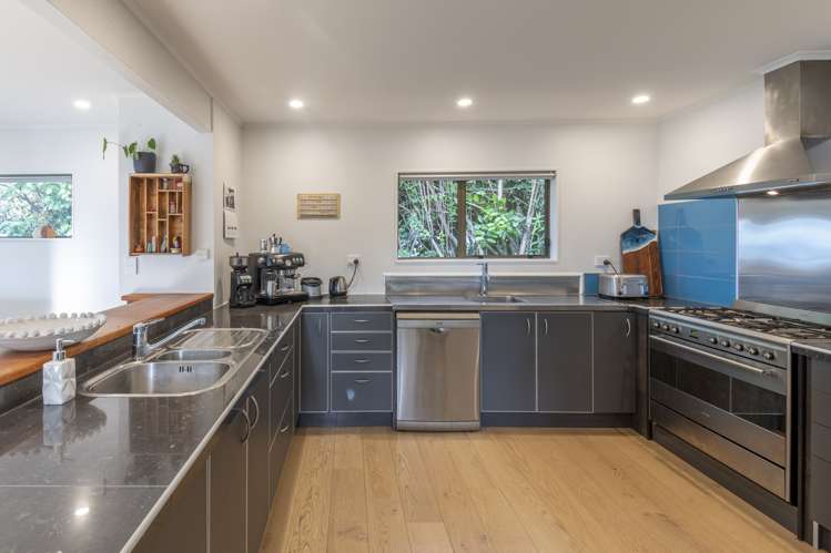 1 Haunui Way Pukerua Bay_10