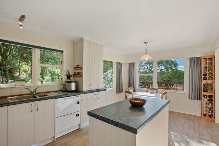 10 Haven Grove Naenae_3