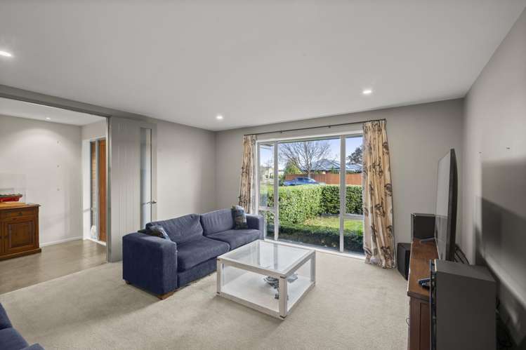 24 Overbury Crescent_3