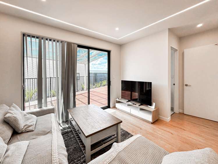 22 Heketara Way Massey_6