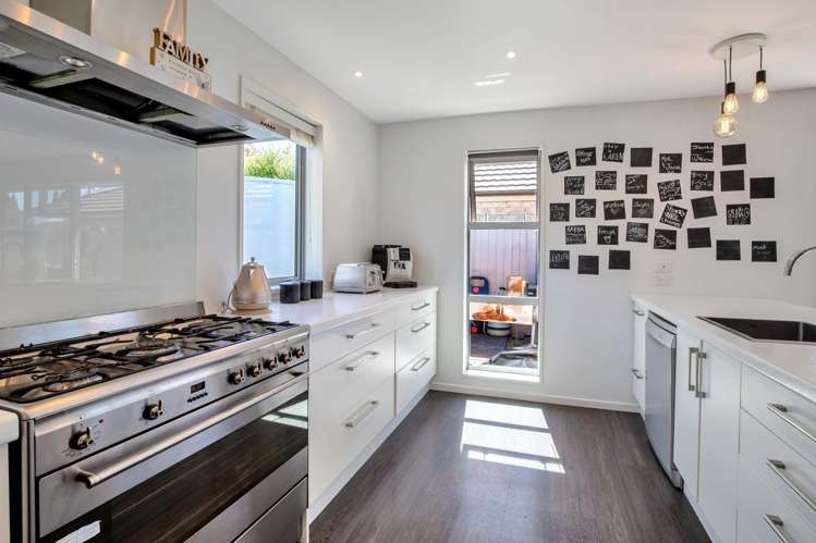 28 Champagne Avenue_5