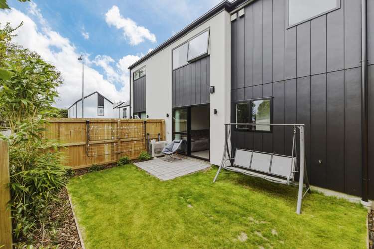 2/11 Brockworth Place Riccarton_15